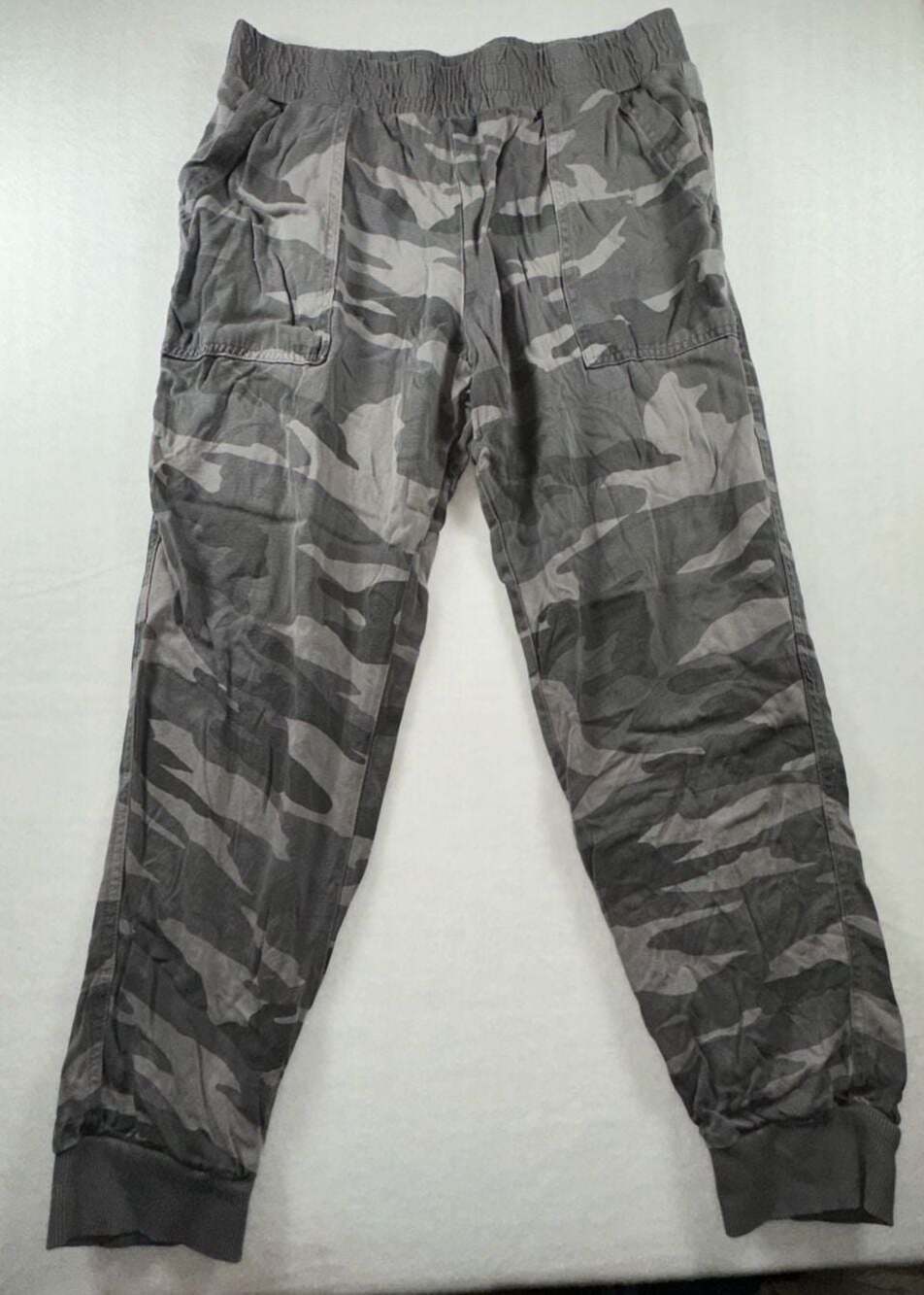 Splendid Women's Gray Camouflage Print Jogger Pants with Elastic Waist